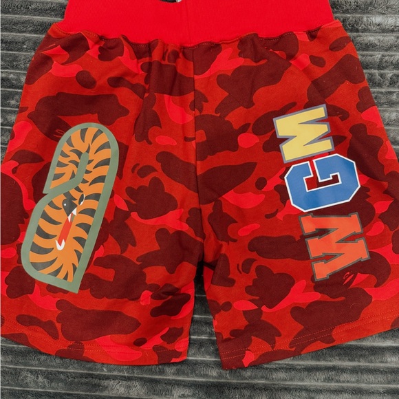 BAPE Men’s Red Shark Camo Shorts - Picture 2 of 4